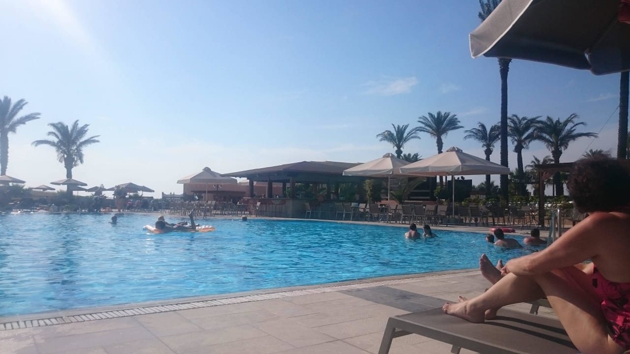 Main Pool Hotel Horizon Beach Resort