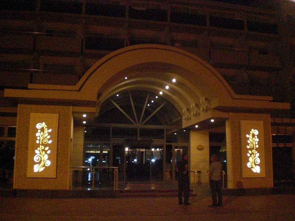 Netter Empfang Seaden Corolla Hotel