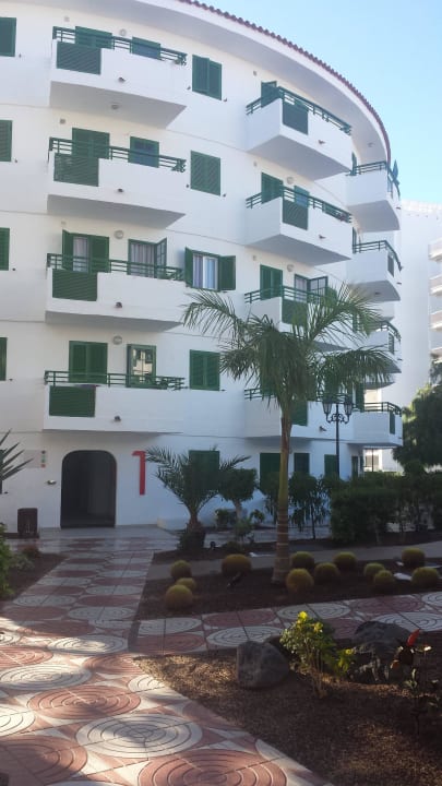 Außenansicht vom Innenhof Servatur Playa Bonita