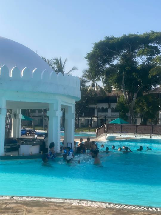 Pool Hotel Southern Palms Beach Resort