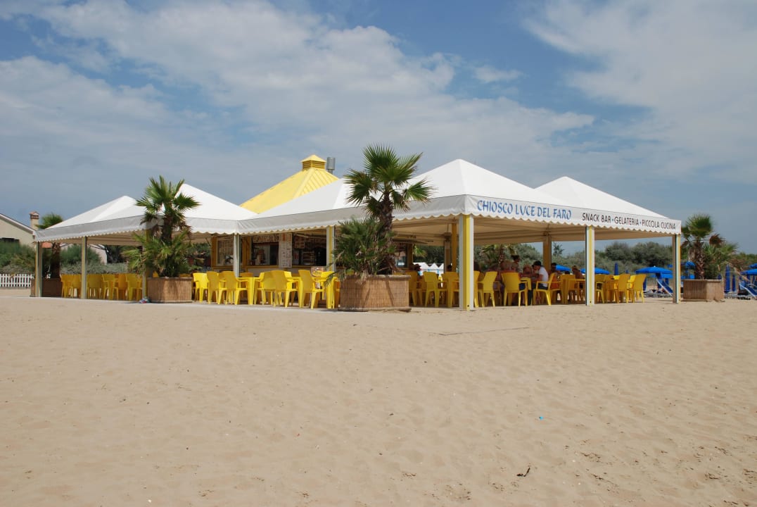 Strandbar vor dem Hotel Hotel Fenix