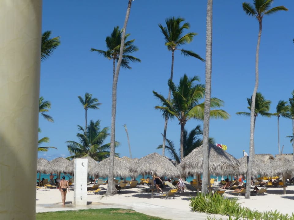 Blick vom Strand-Restaurant zum Strand JOIA Bávaro by Iberostar