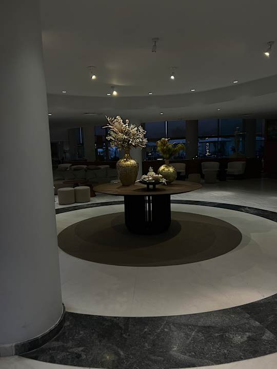 Lobby The Golden Bay Beach Hotel