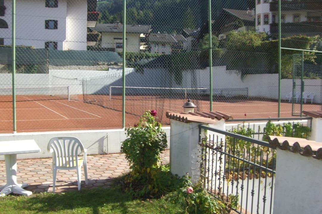Tennis STROBLHOF Active Family SPA Resort