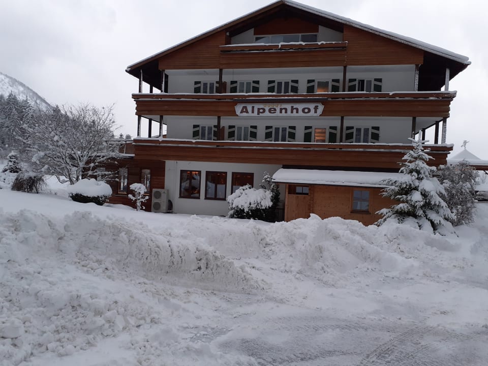Außenansicht Alm- & Wellnesshotel Alpenhof