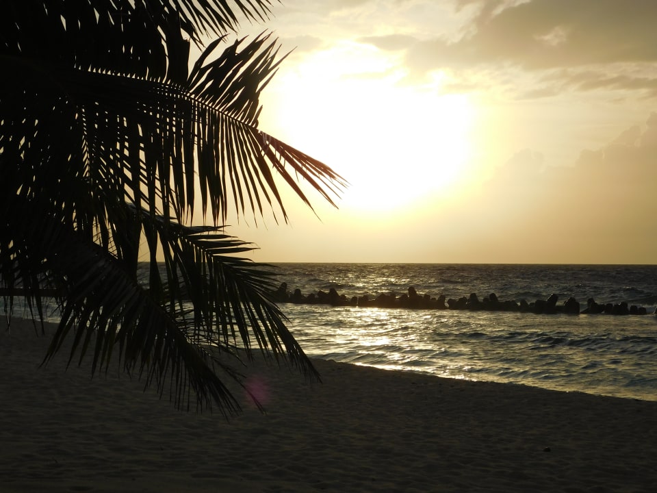 Strand Kuredu Island Resort & Spa