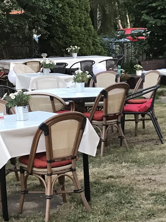 Gartenanlage Elbhotel am Hafen