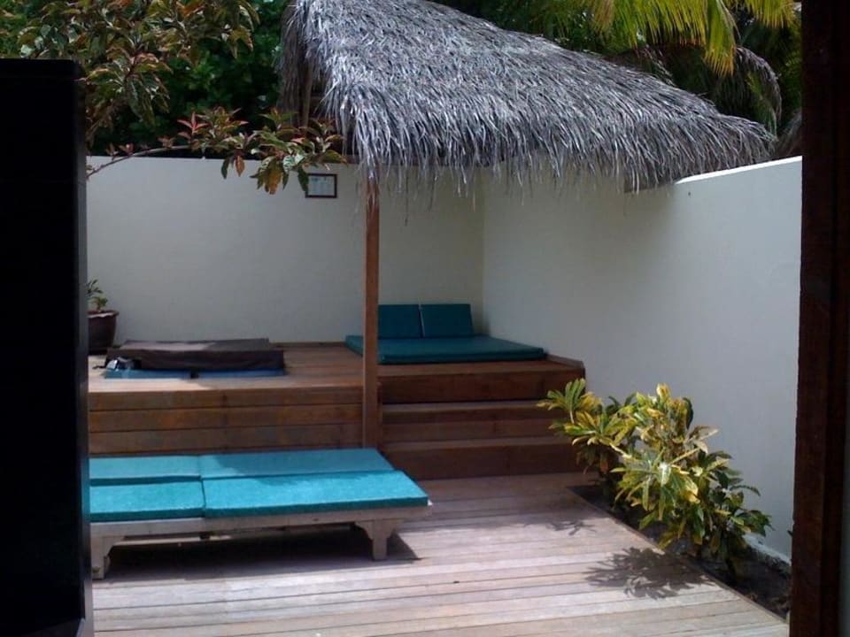 Jacuzzi-Beach-Villa Meeru Maldives Resort Island