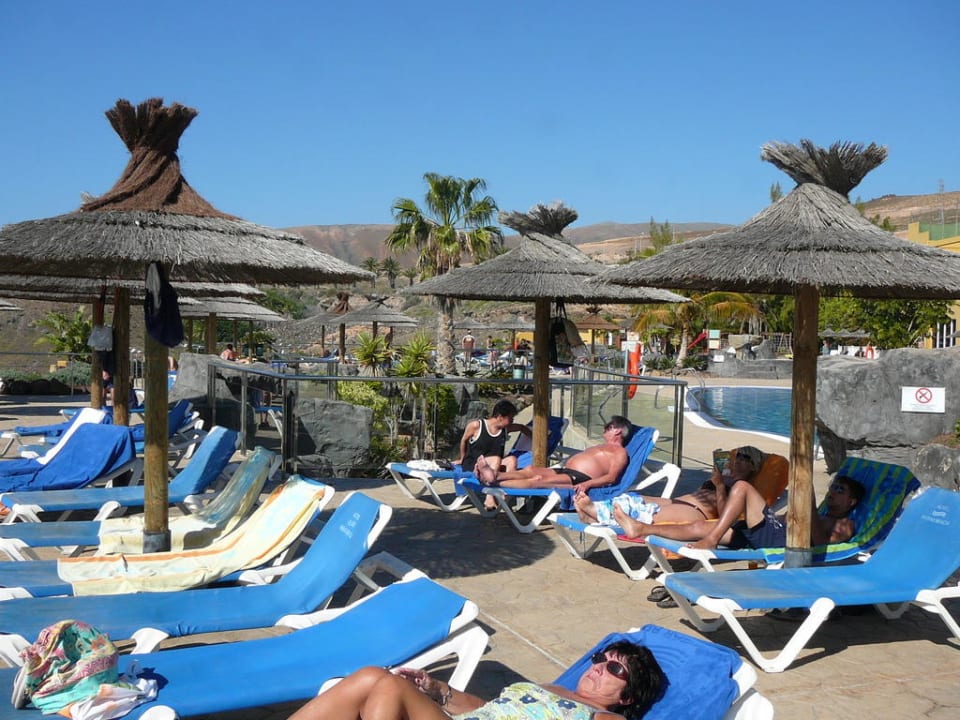 Liegen am Pool AluaVillage Fuerteventura