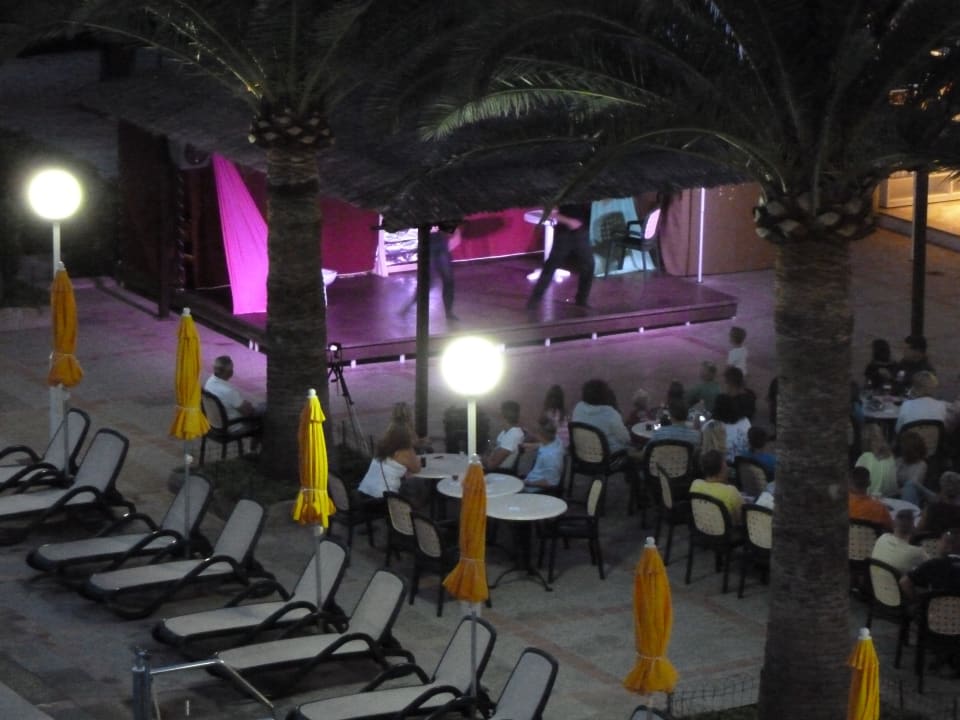 "Amfiteatr", czyli bar przy basenie. Millor Sol