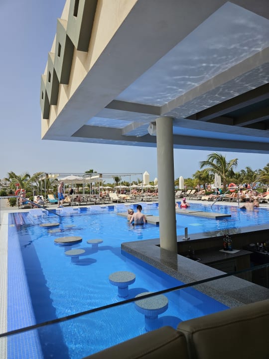Pool Hotel Riu Karamboa