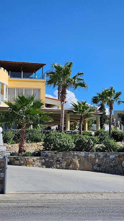 Außenansicht Hotel Kouros Palace