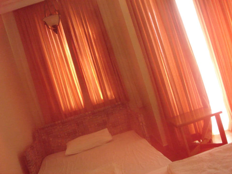 Rotes Zimmer Gardenia Hotel