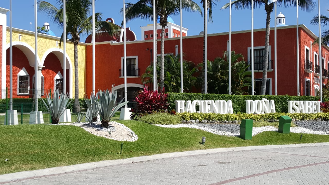 Außenansicht Bahia Principe Grand Coba