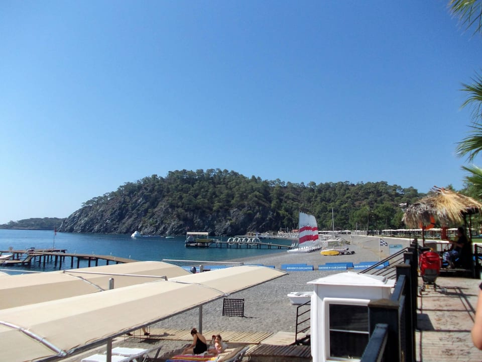 Ausblick vom Hotel auf Strand Club Akman Beach