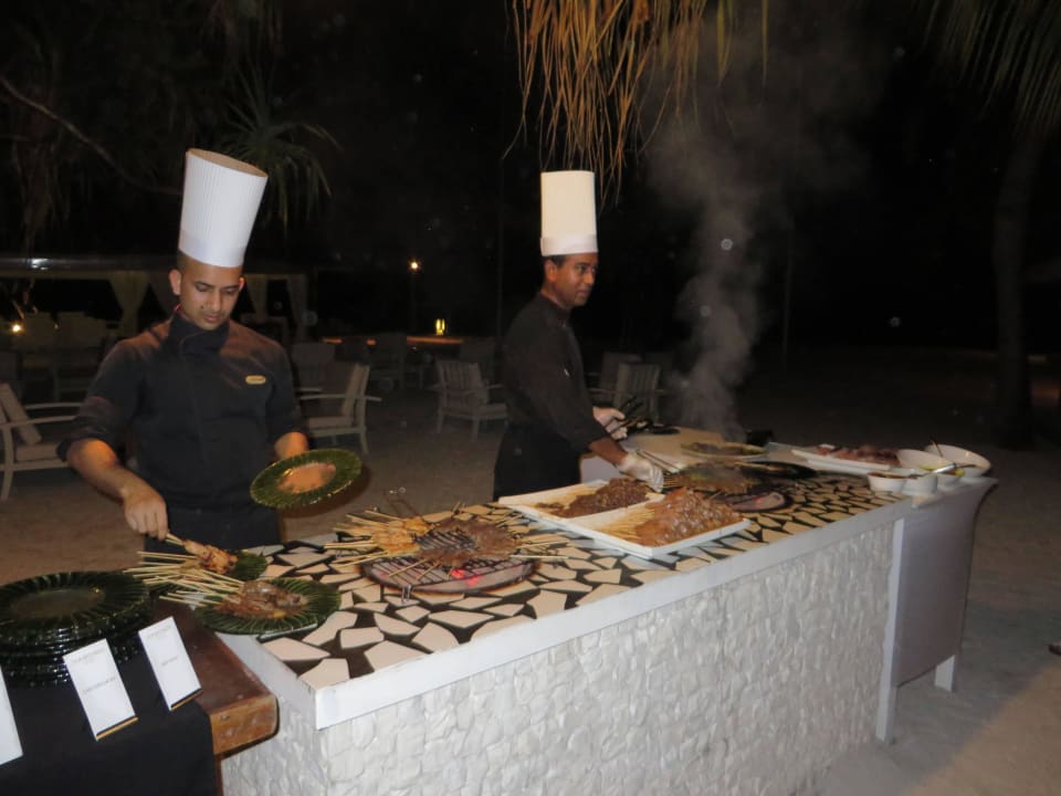 Jeden Tag Fleisch und 3 wechselnde Sorten Fisch ananea Diamonds Athuruga