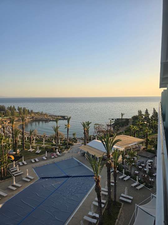 Außenansicht Crystal Springs Beach Hotel