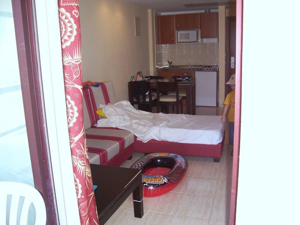 Wohnzimmer/Küche/Essecke allsun App.-Hotel Orient Beach