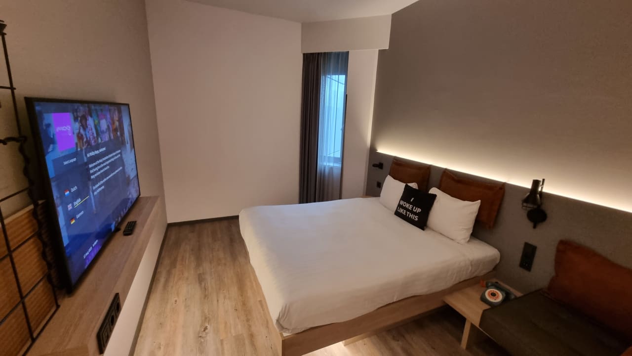 Zimmer Moxy Amsterdam Schiphol Airport