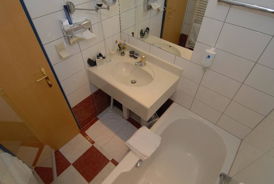 Bad in der Suite Nr. 40  Hotel Enzian