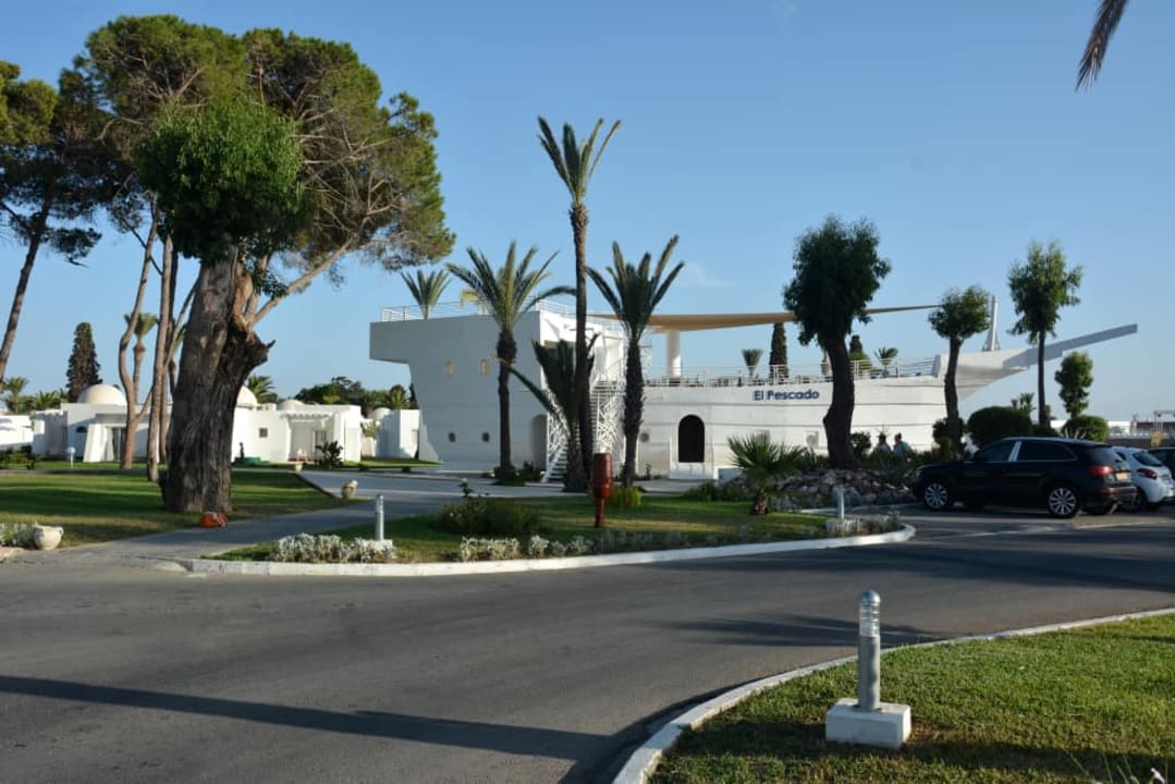 Restauracja rybna - statek One Resort Aqua Park & Spa