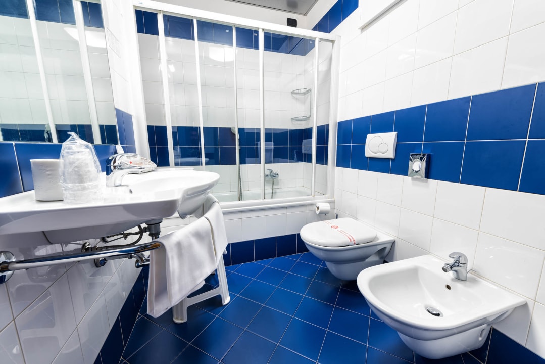 Zimmer West Point Airport Hotel