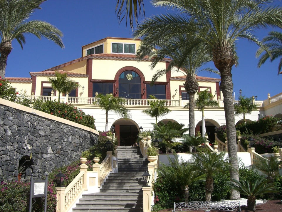 Treppe zum Restaurant-/Lobbybereich Bahia Principe Sunlight Costa Adeje