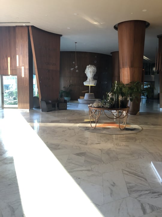 Lobby Side Star Elegance