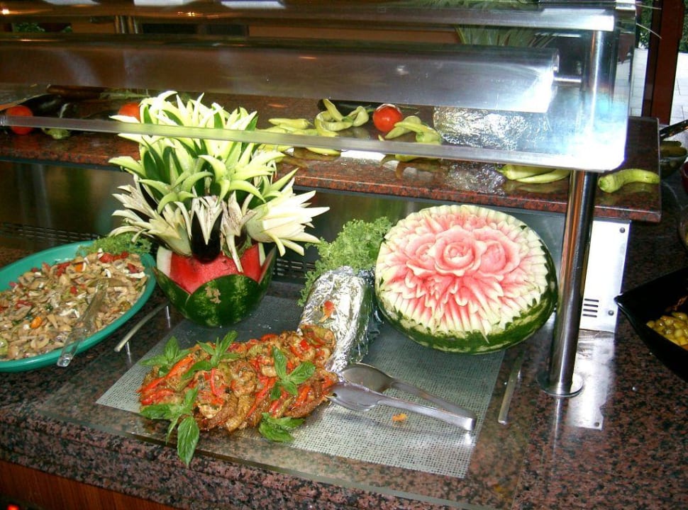 Teilansicht des Salatbuffets Club Grand Side