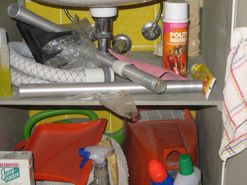 Im Badezimmerschrank Ferienwohnungen Hiltprands Schwende