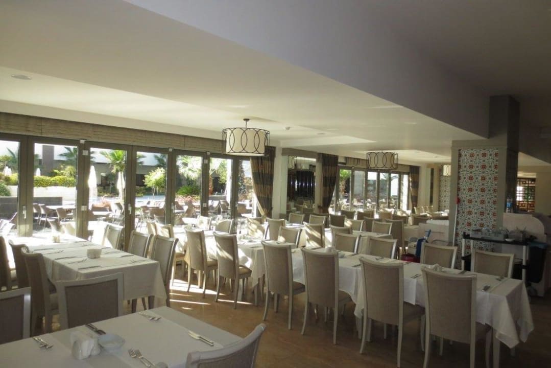 Blick in ein Restaurantteil Terrace Elite Resort