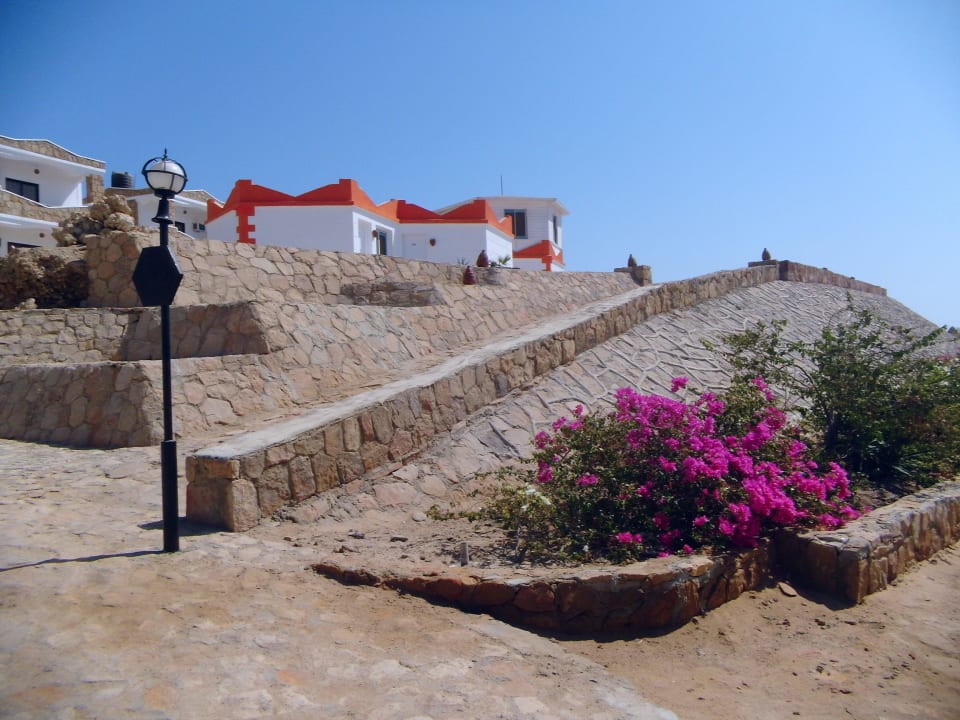 Aufgang zu den Bungalows Hotel Coral Garden