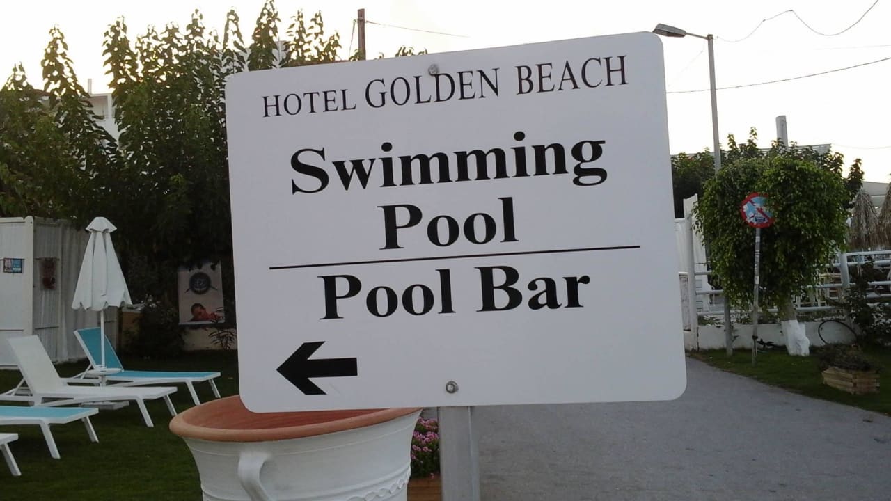 Pool der zum Nachbar Hotel gehört Hotel Evelyn Beach