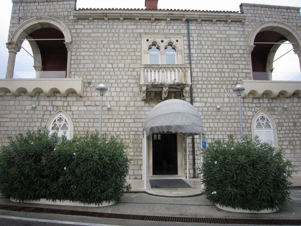 Entrance Hotel Lapad