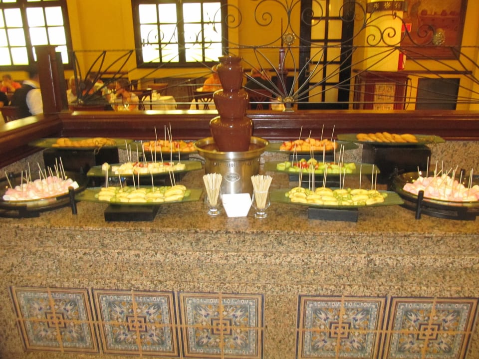 Schokobrunnnen mit Obst und Marshmallows Hotel Riu Tequila