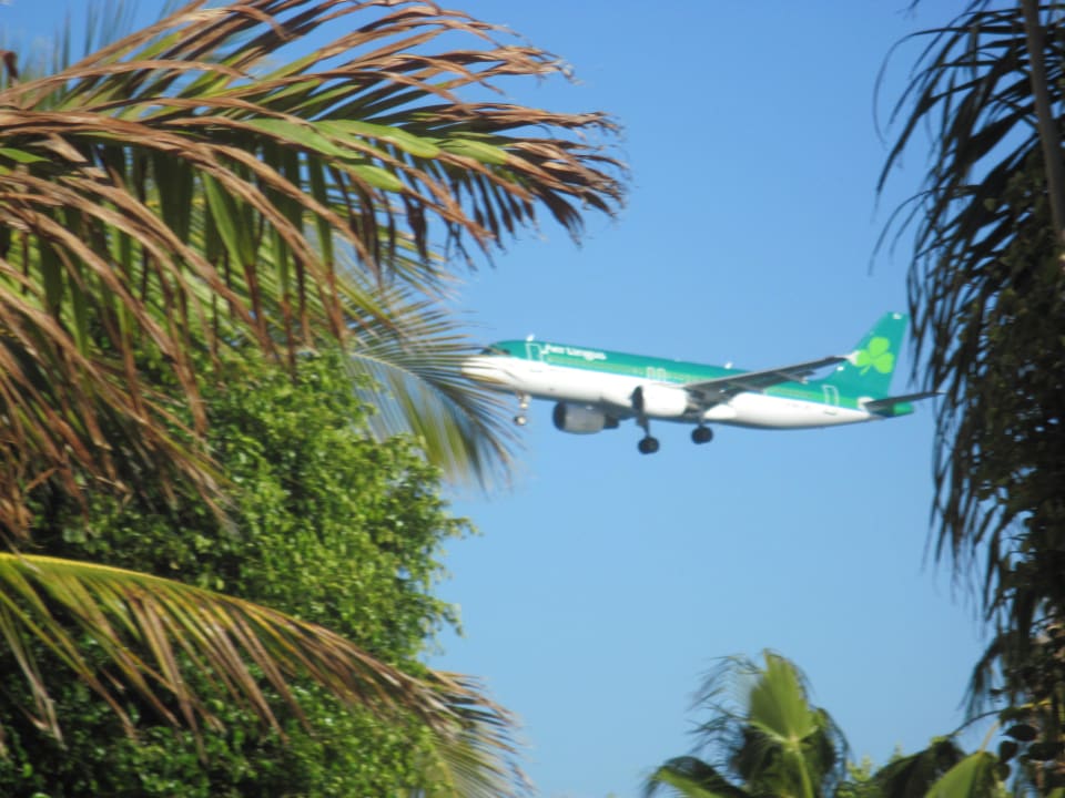 Störungsfreie Nähe zum Flughafen Hotel Beatriz Playa & Spa