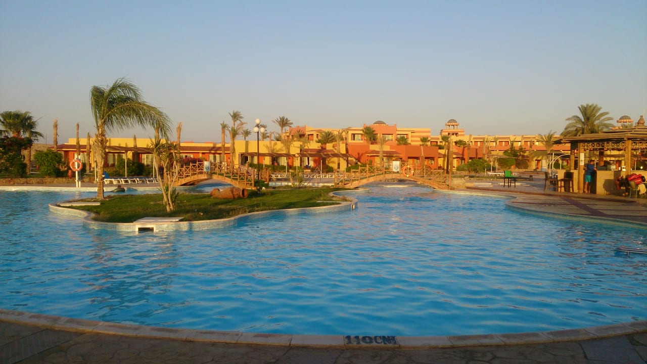 Pool Malikia Resort Abu Dabbab