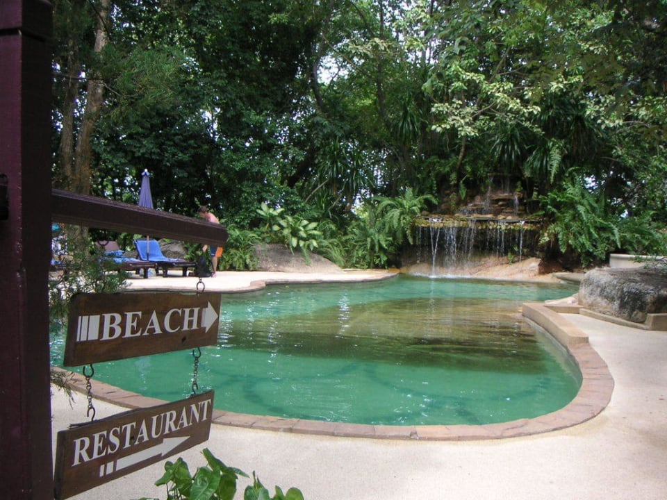 Pool am Haupthaus The Fair House Beach Resort