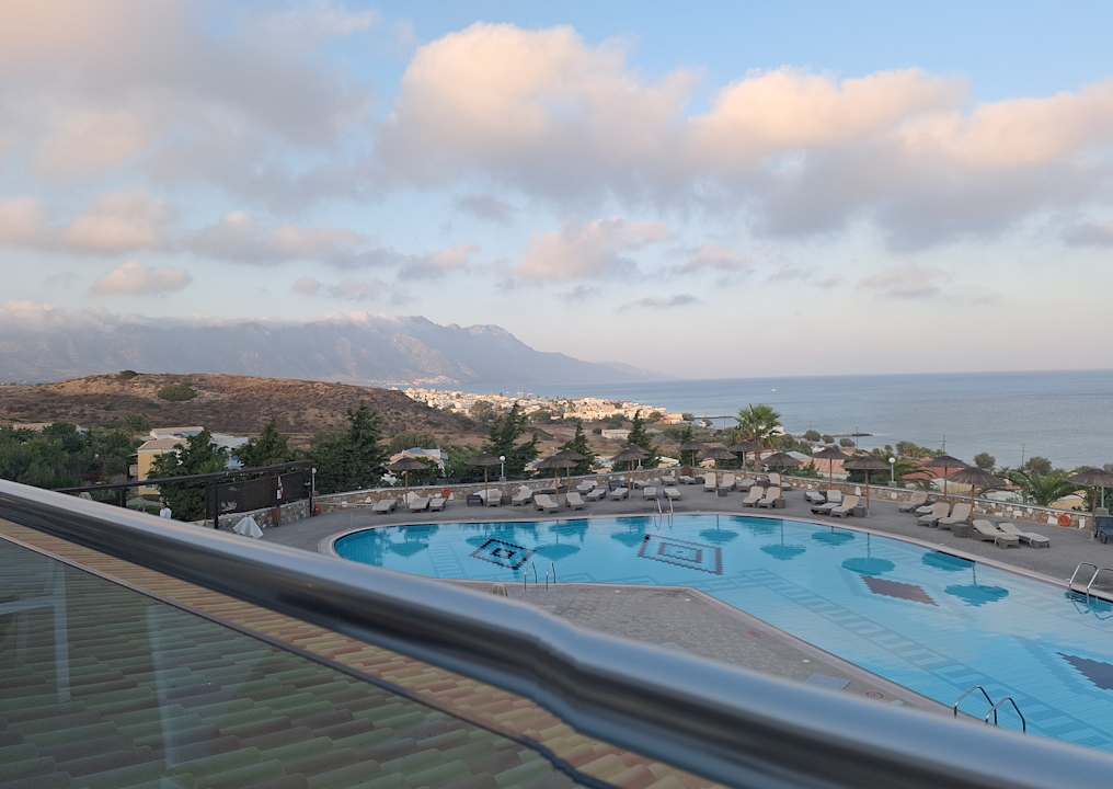 Pool Grand Blue Beach Hotel