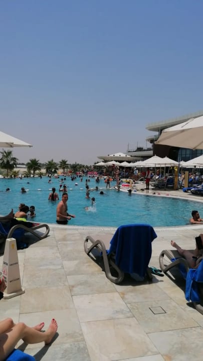 Pool Hampton by Hilton Marjan Island