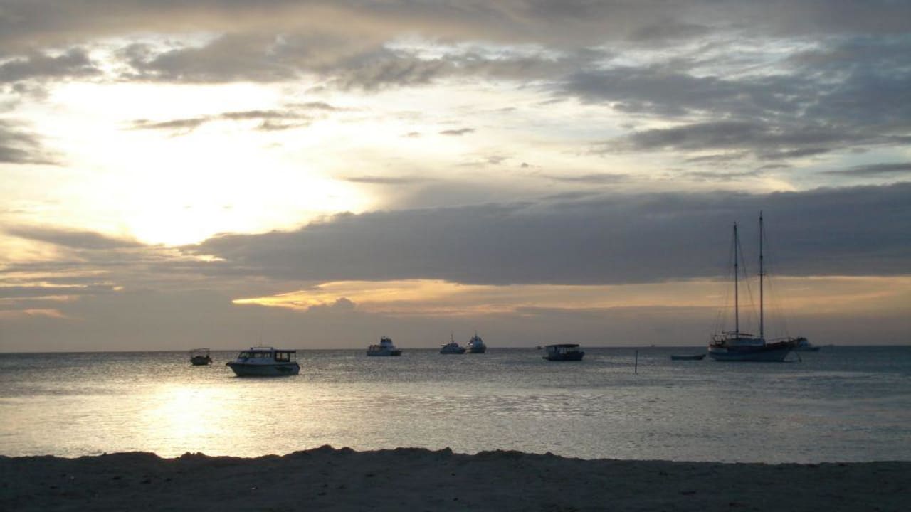 Sonnenuntergang Meeru Maldives Resort Island