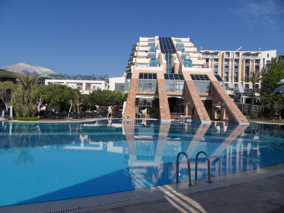 Poolanlage und Haus Limak Limra Hotel & Resort