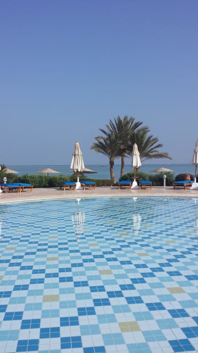 Pool beim Restaurant Ilemone  Mövenpick Resort & Spa El Gouna