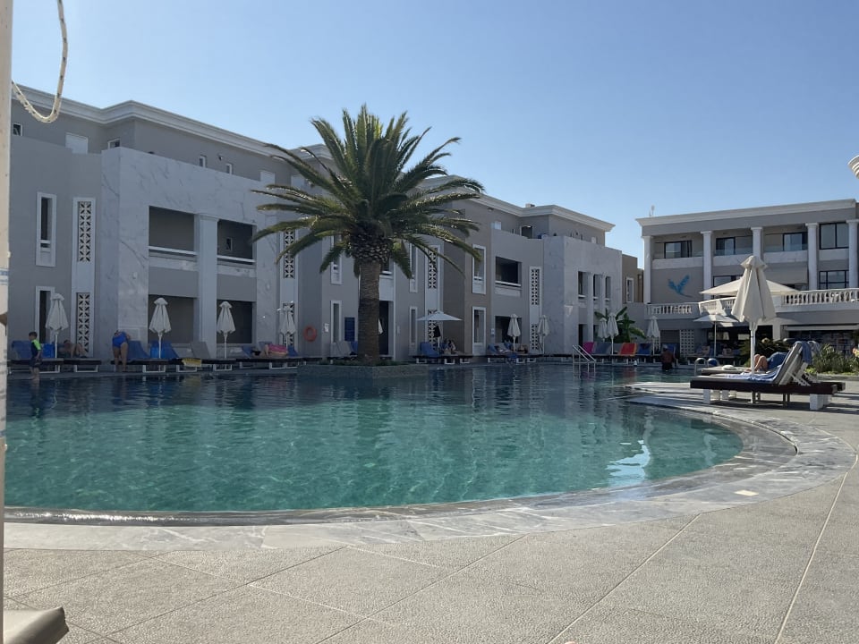 Pool Mythos Palace Resort & Spa