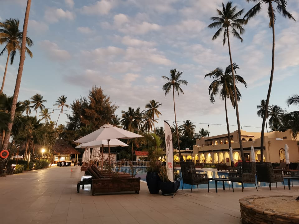 Pool TUI Blue Bahari Zanzibar