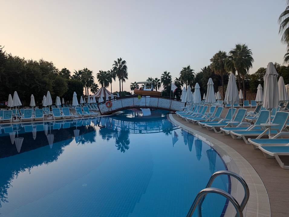 Pool Palmeras Beach Hotel