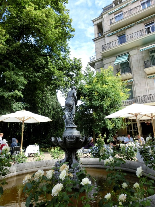 Frühstücksterrasse im Park Brenners Park-Hotel & Spa