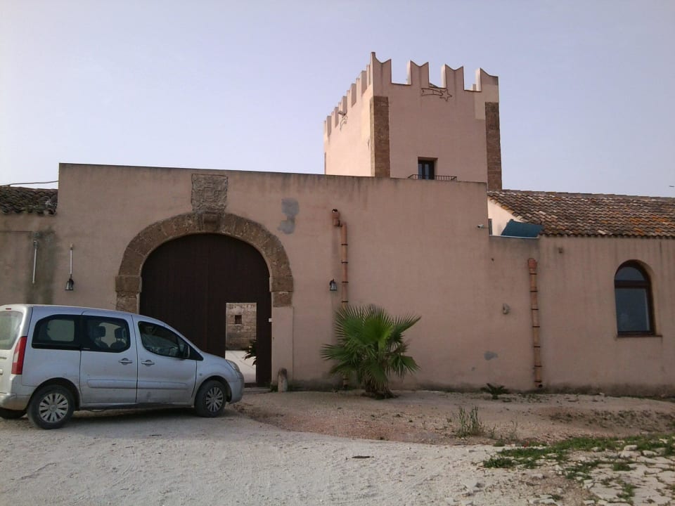 Ansicht von der Straße Agriturismo Sanacore