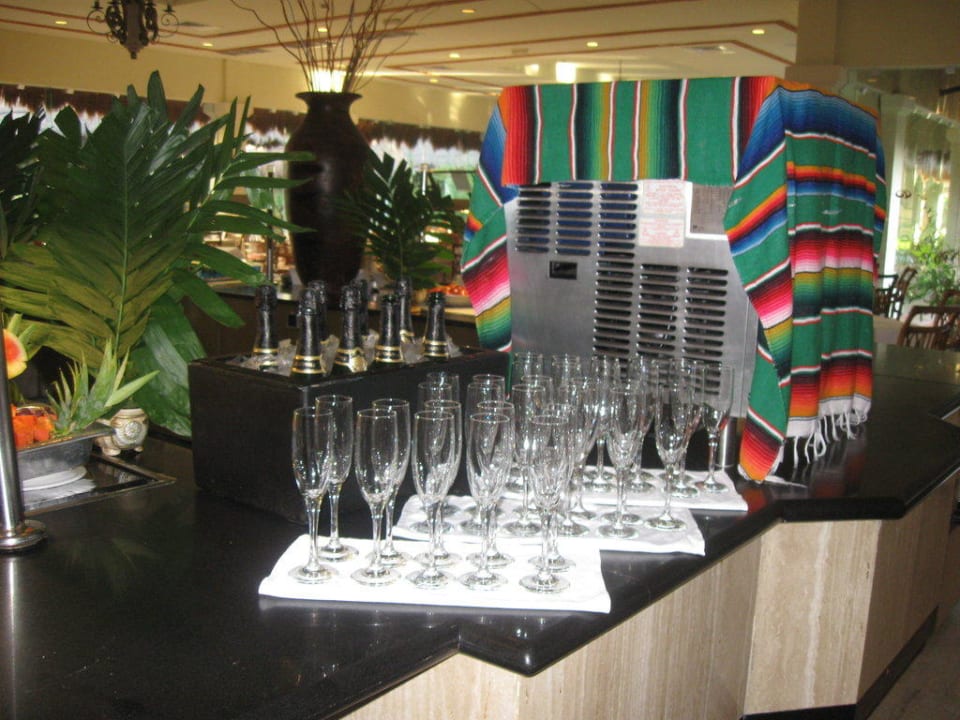 Sekt zum Frühstück Grand Palladium Kantenah Resort & Spa