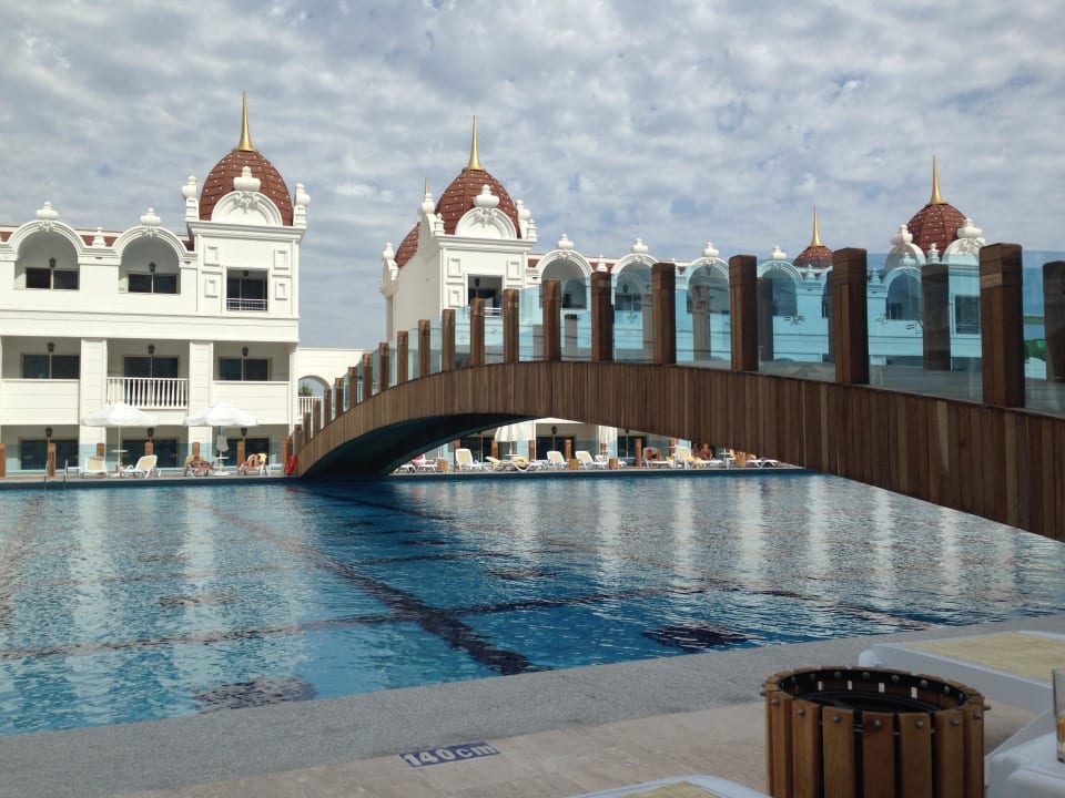 Pool Oz Hotels Side Premium